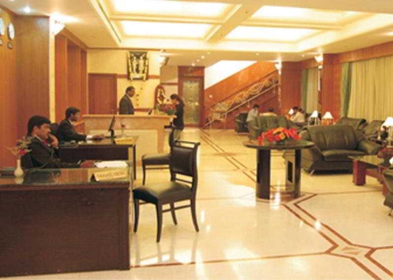 J P Cordial Hotel Bangalore Buitenkant foto