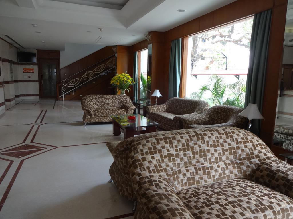 J P Cordial Hotel Bangalore Buitenkant foto