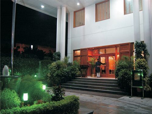 J P Cordial Hotel Bangalore Buitenkant foto
