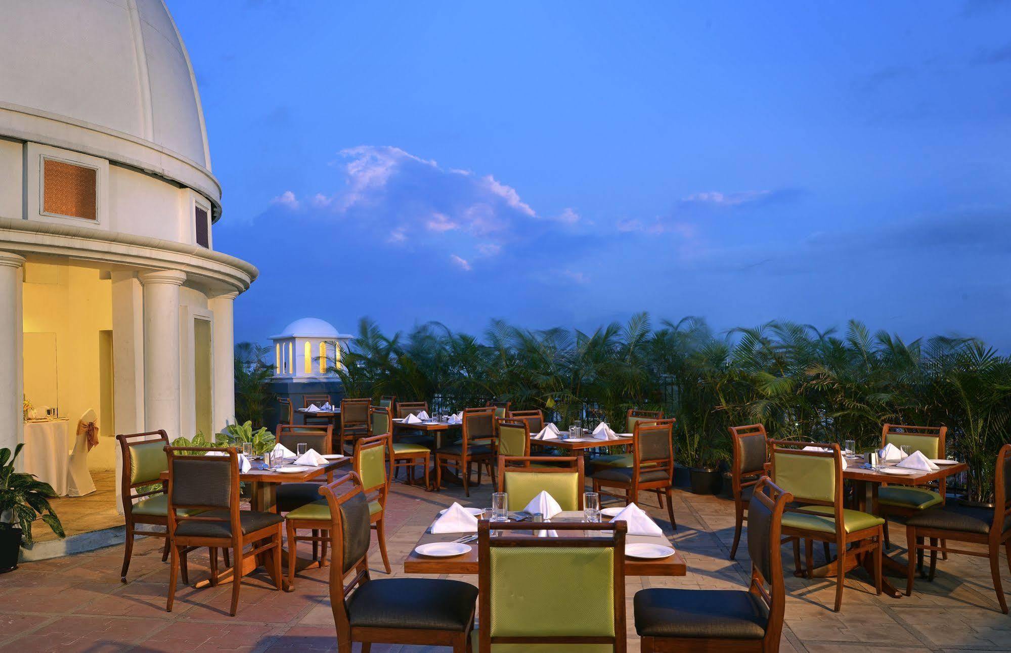 J P Cordial Hotel Bangalore Buitenkant foto